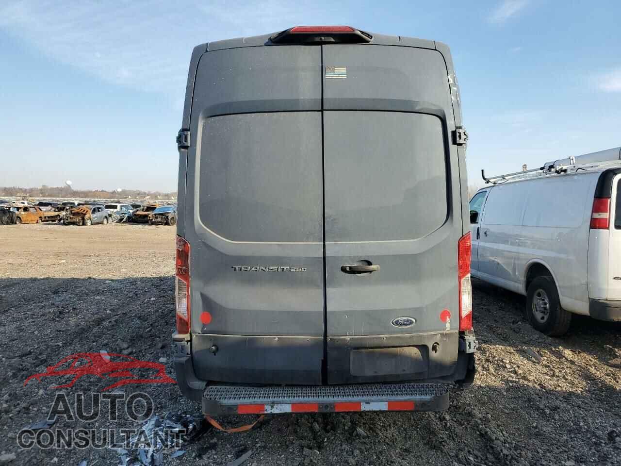 FORD TRANSIT 2019 - 1FTYR3XM1KKB13241