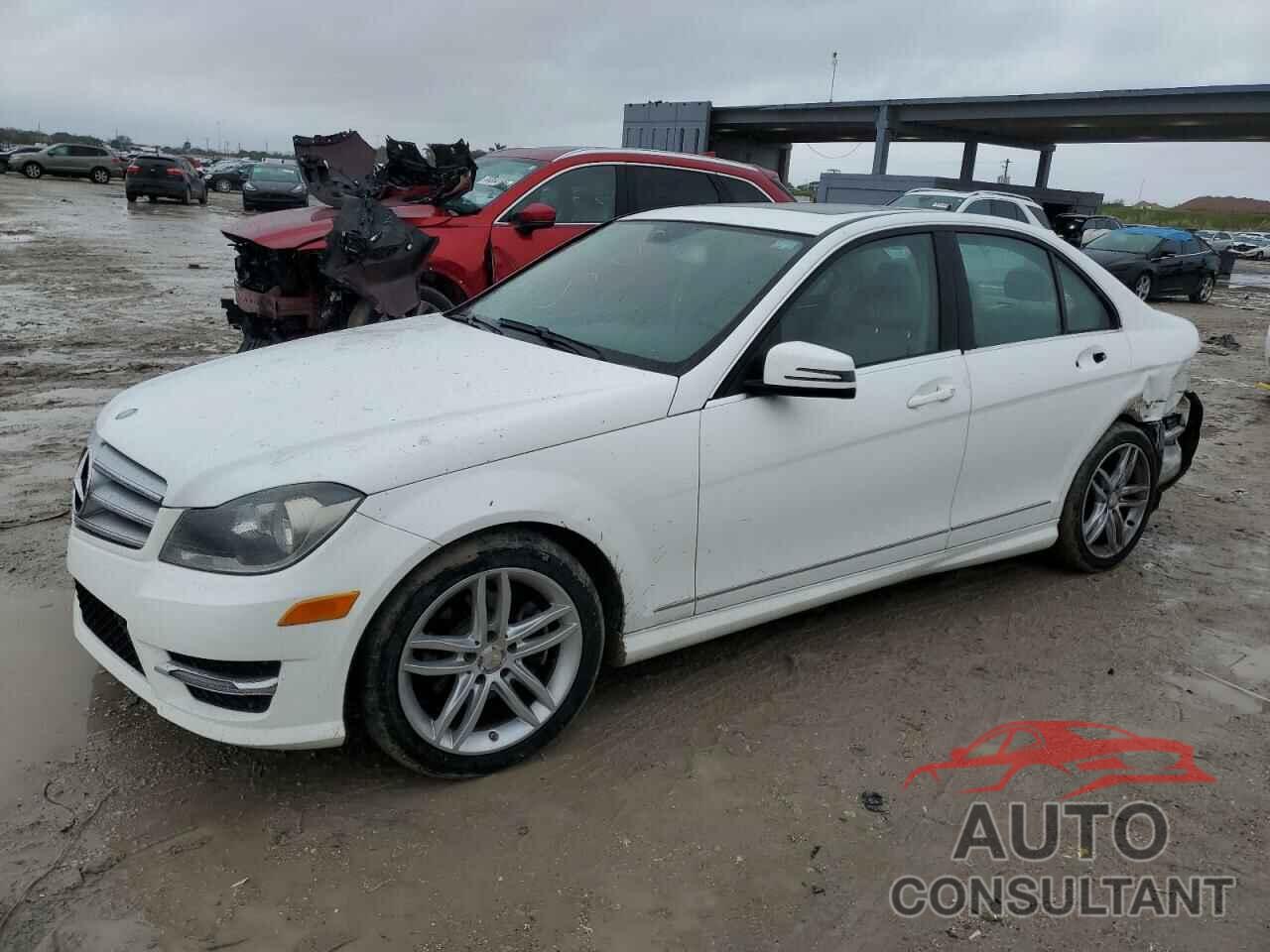 MERCEDES-BENZ C-CLASS 2013 - WDDGF4HB3DR297718