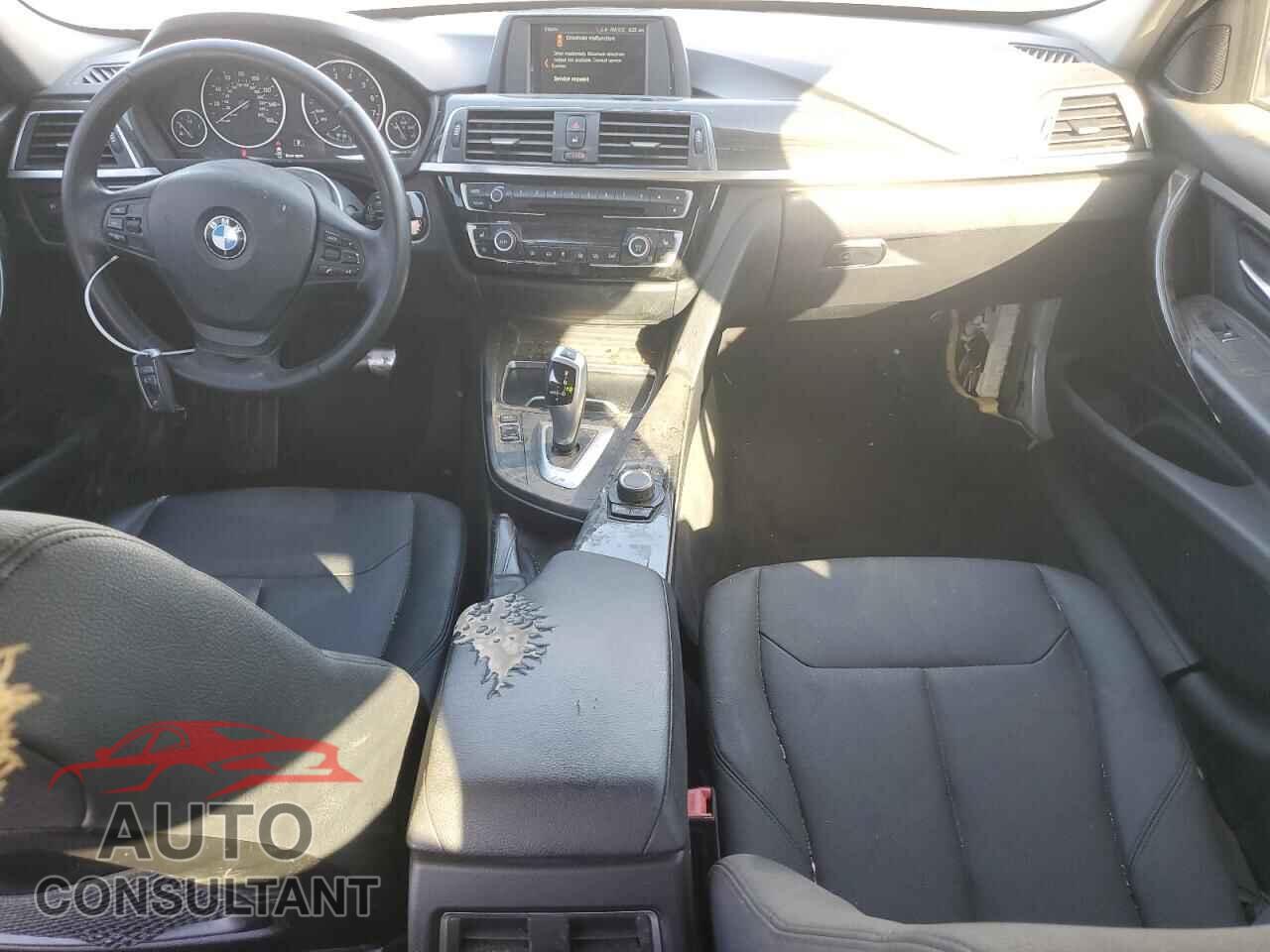 BMW 3 SERIES 2018 - WBA8E1G50JNU92011