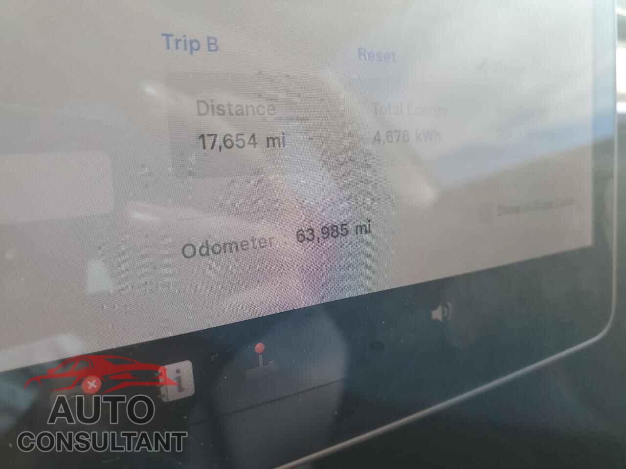 TESLA MODEL 3 2019 - 5YJ3E1EB7KF452353