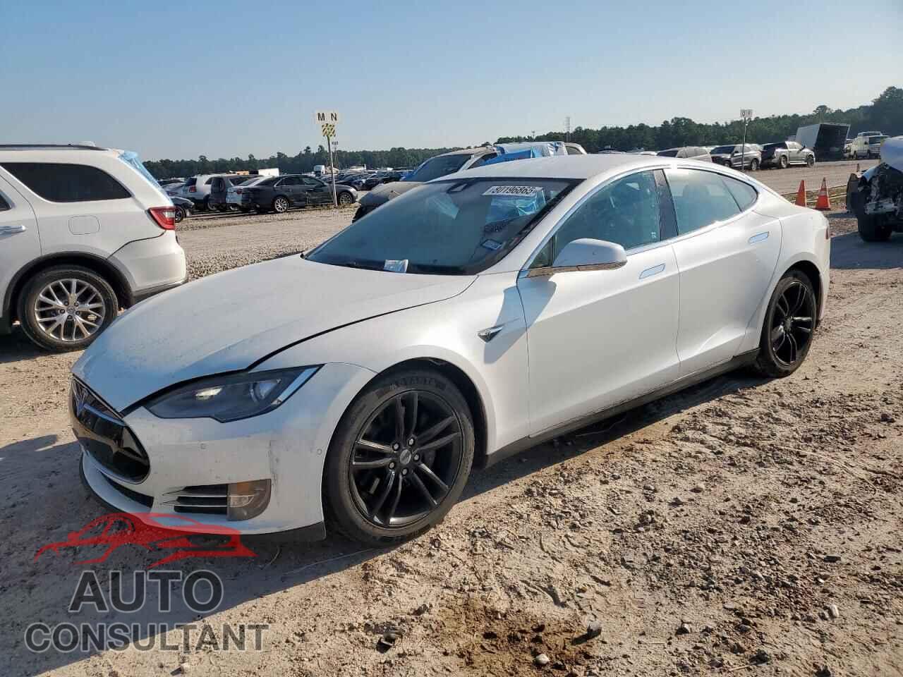TESLA MODEL S 2015 - 5YJSA1E25FF101180