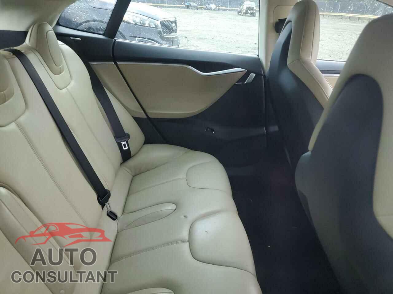 TESLA MODEL S 2013 - 5YJSA1DN1DFP09674