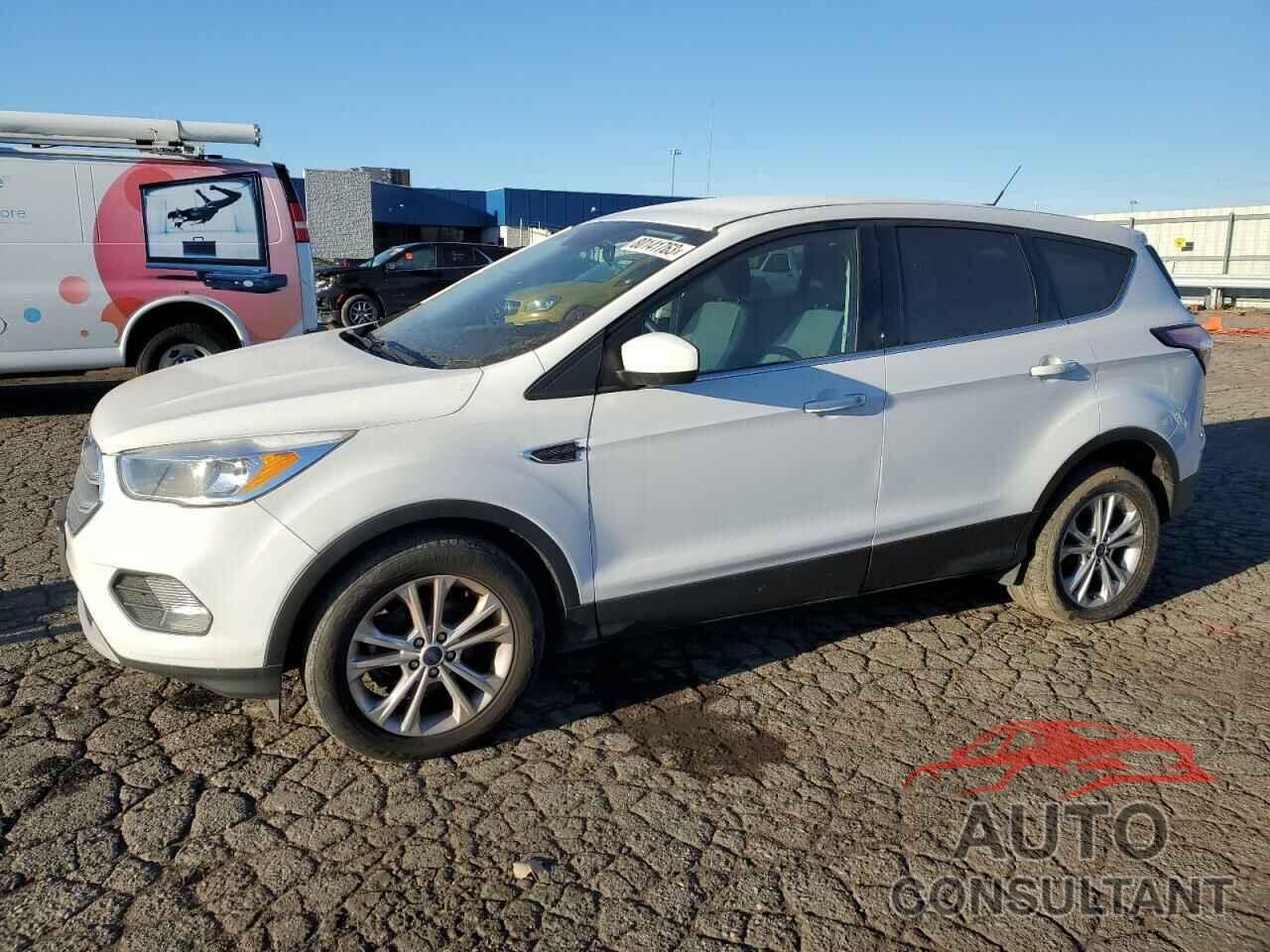FORD ESCAPE 2017 - 1FMCU0GD5HUE38975