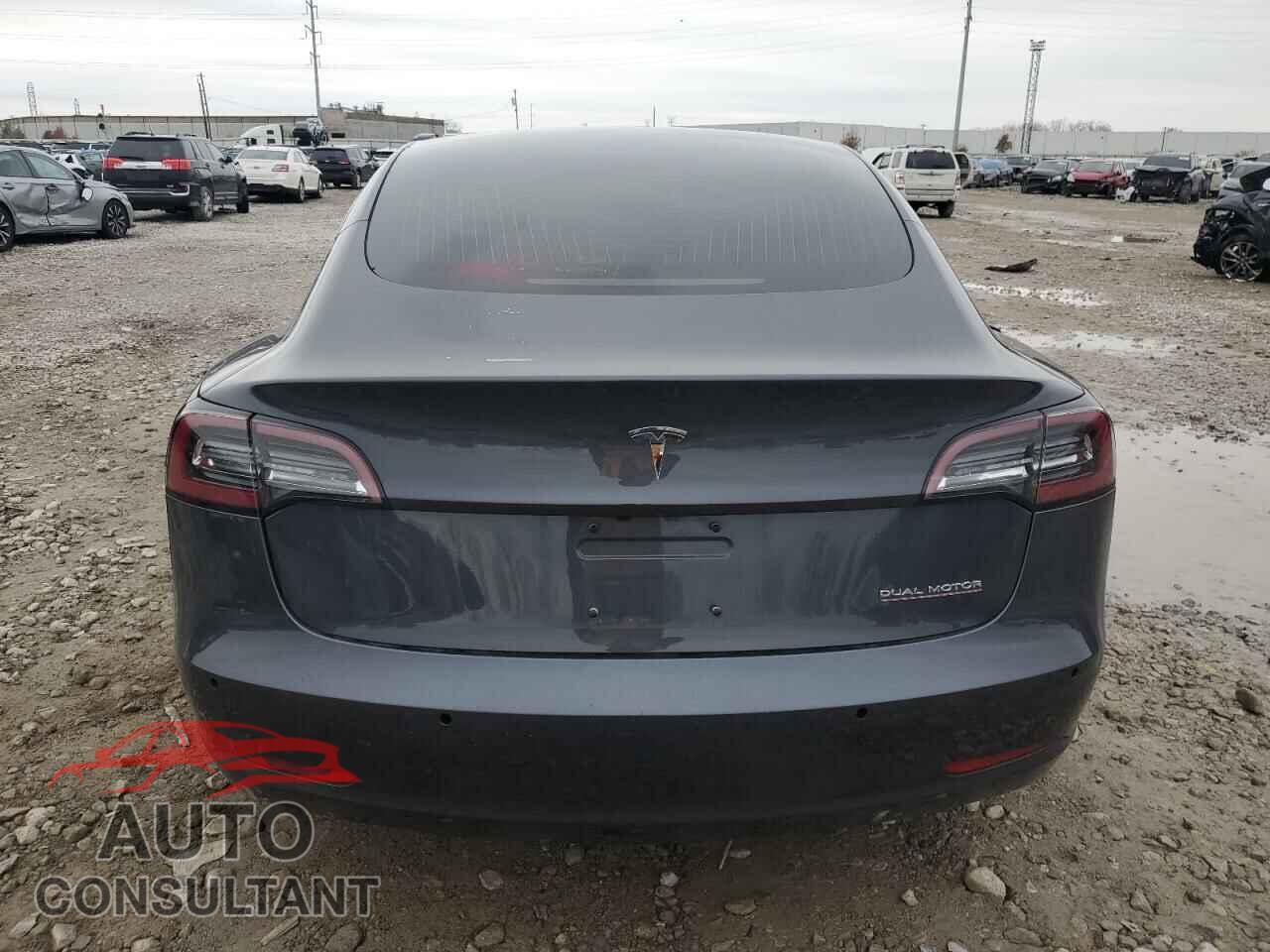 TESLA MODEL 3 2018 - 5YJ3E1EB0JF063066