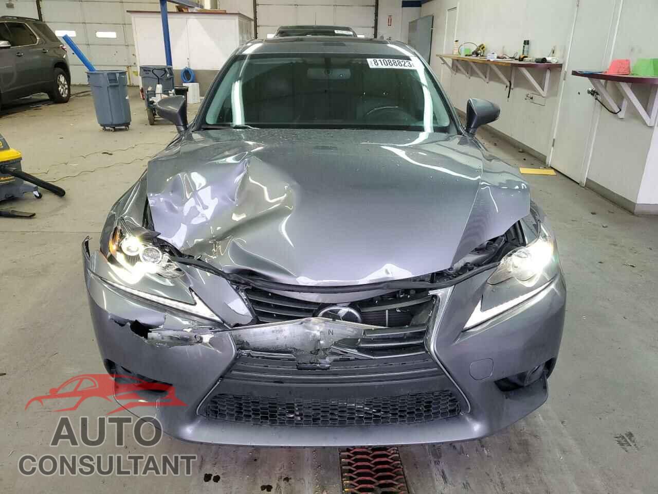 LEXUS IS 2015 - JTHCF1D24F5020758