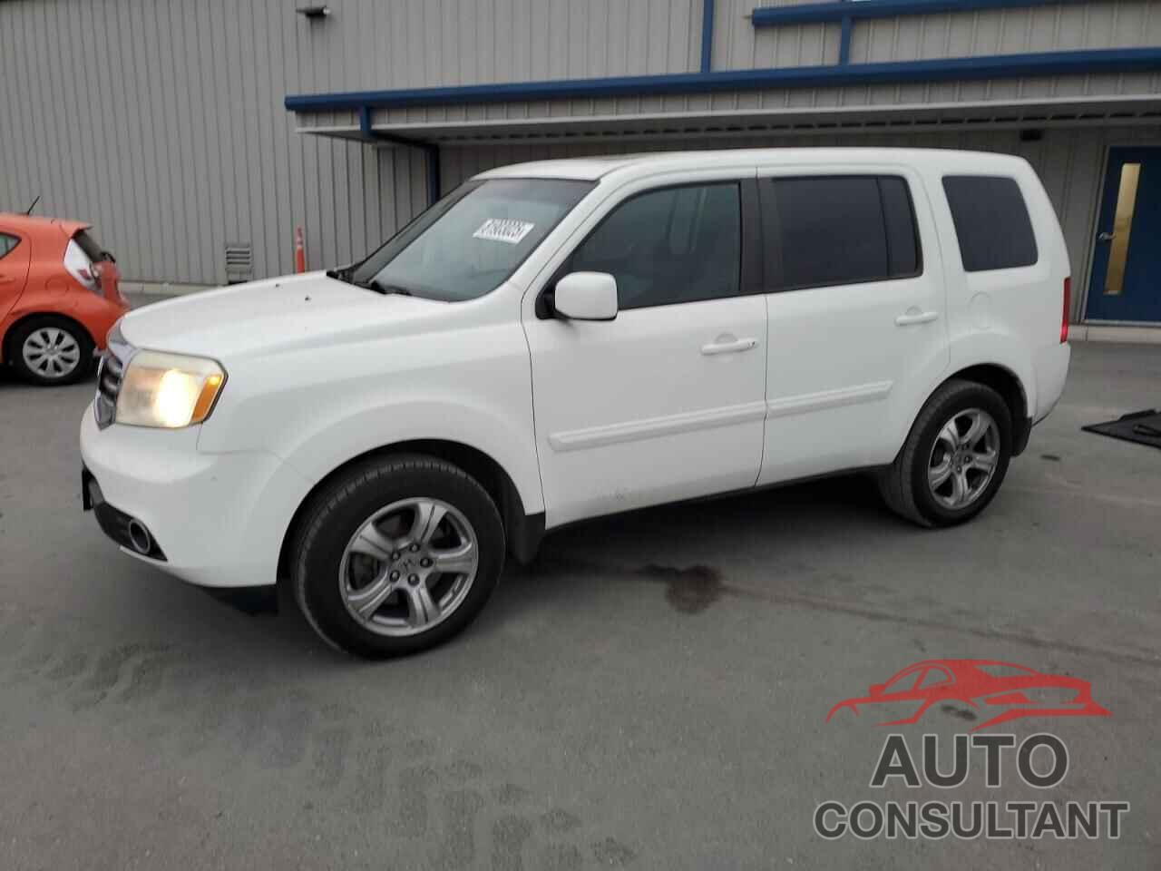 HONDA PILOT 2015 - 5FNYF4H50FB003662