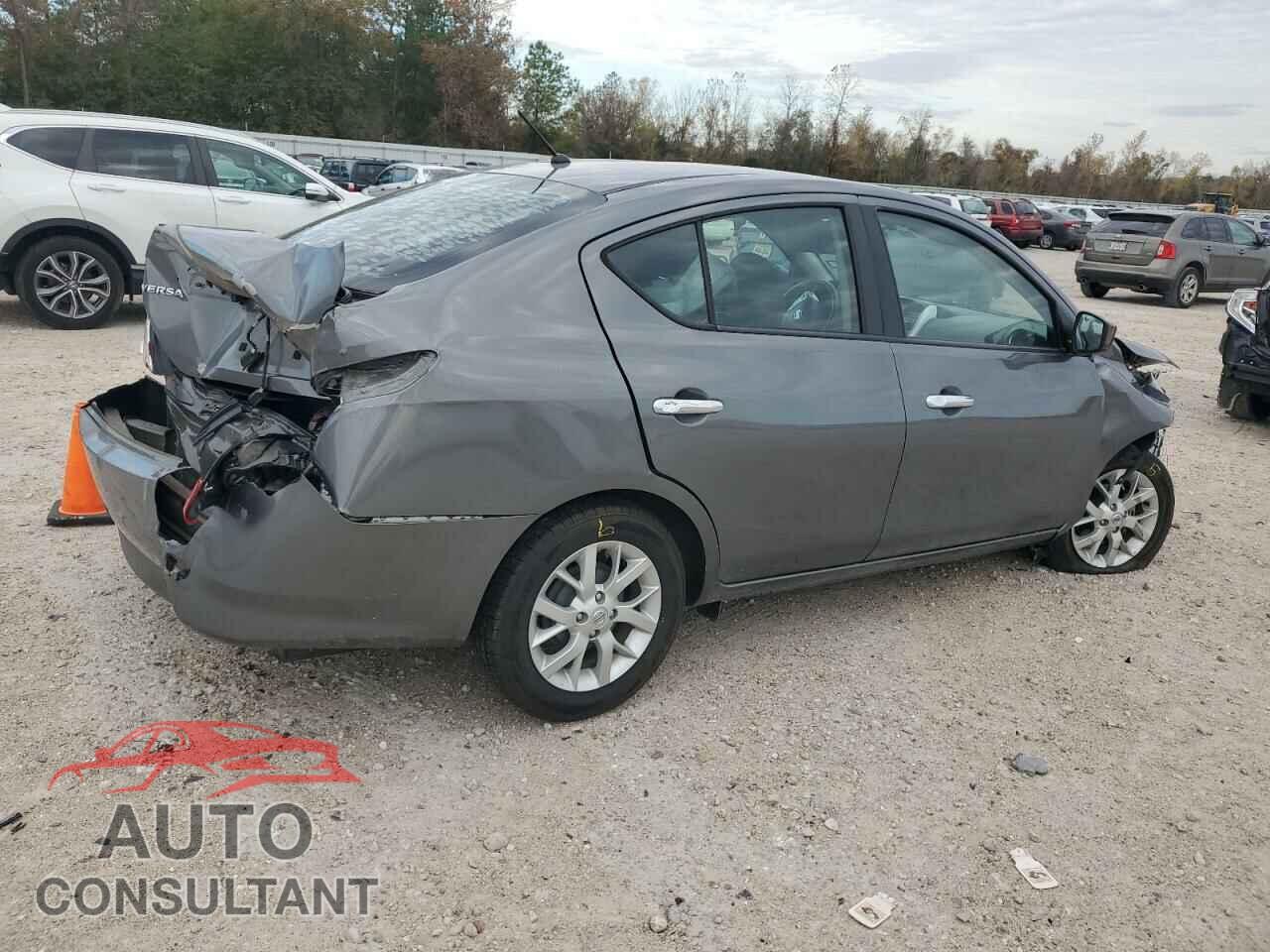 NISSAN VERSA 2018 - 3N1CN7AP1JL878756