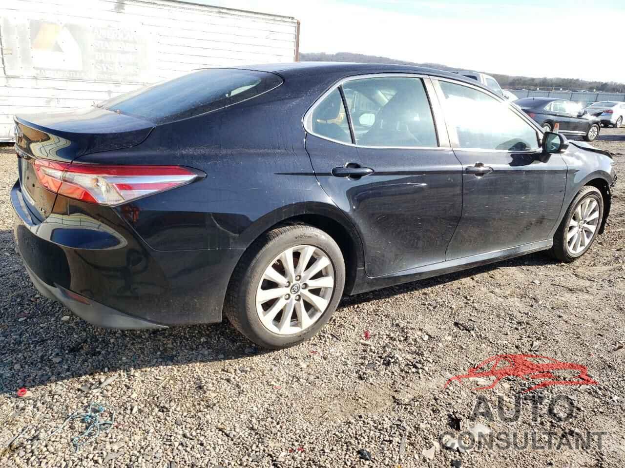 TOYOTA CAMRY 2018 - 4T1B11HK9JU087145