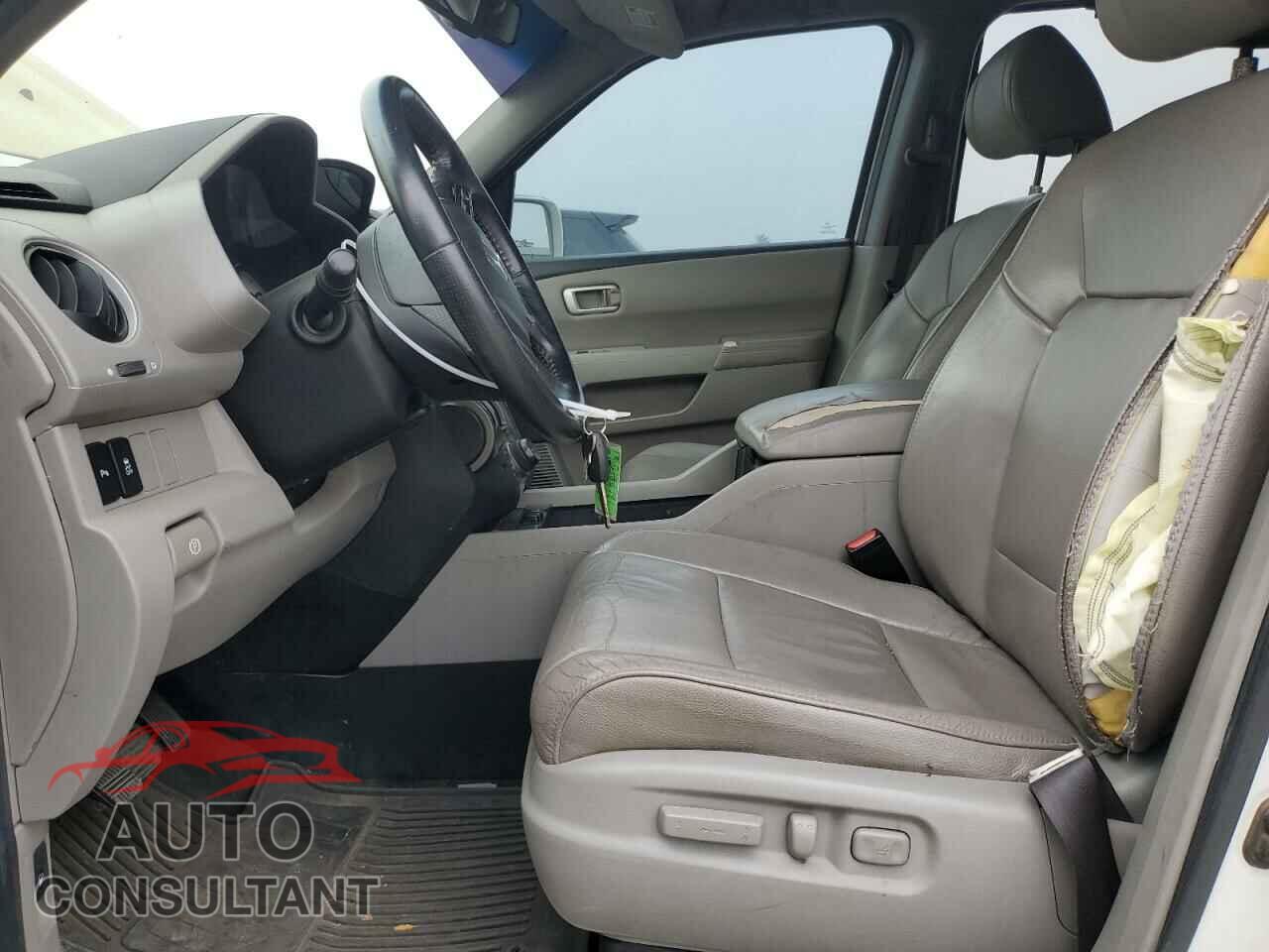HONDA PILOT 2013 - 5FNYF3H94DB004145