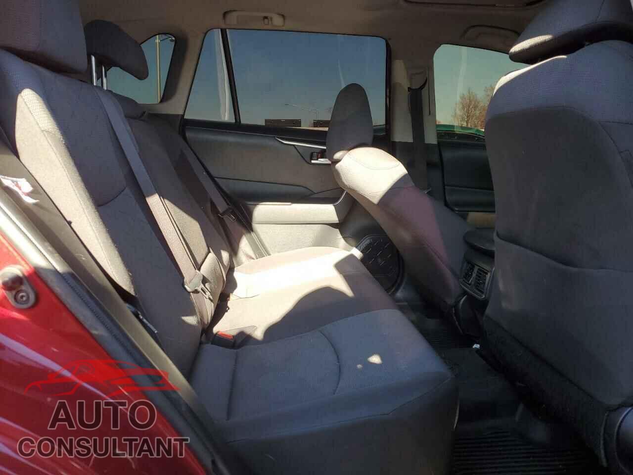 TOYOTA RAV4 2019 - JTMP1RFV2KD039171