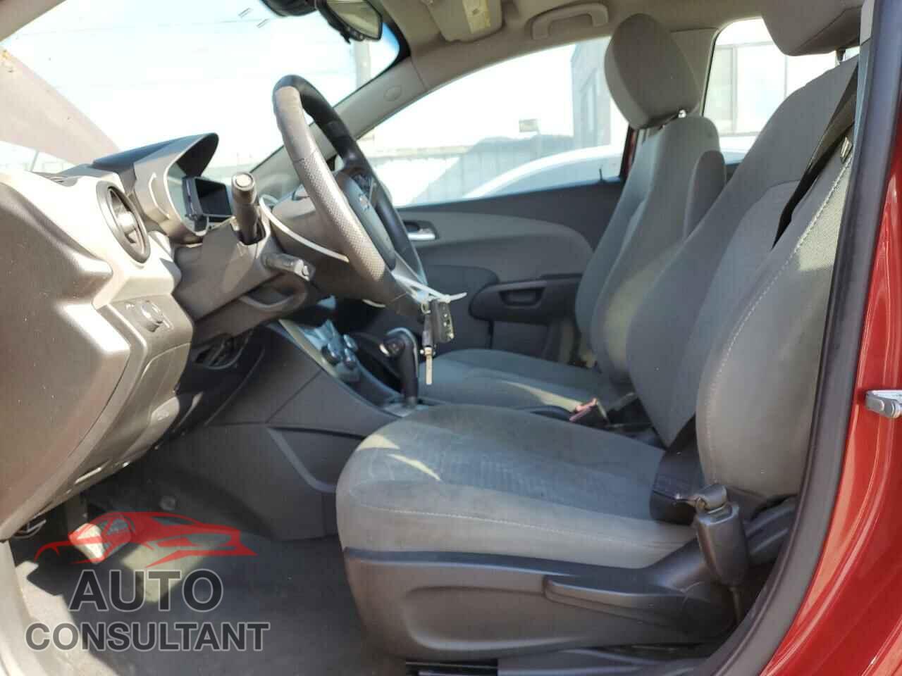 CHEVROLET SONIC 2013 - 1G1JA5SG6D4241478