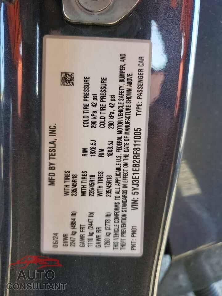 TESLA MODEL 3 2024 - 5YJ3E1EB2RF811005