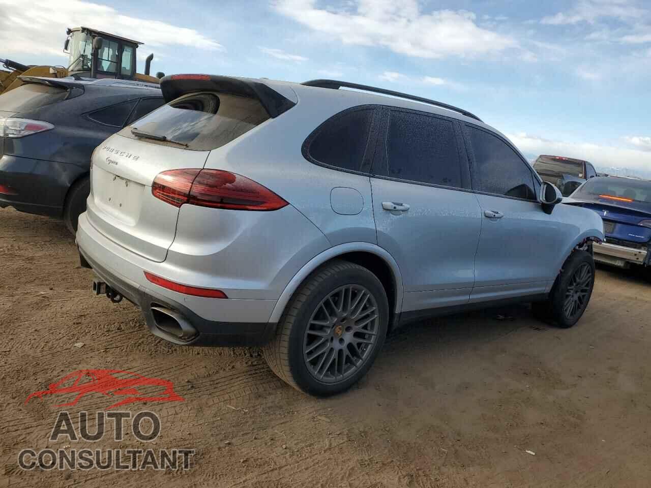 PORSCHE CAYENNE 2017 - WP1AA2A24HKA84755