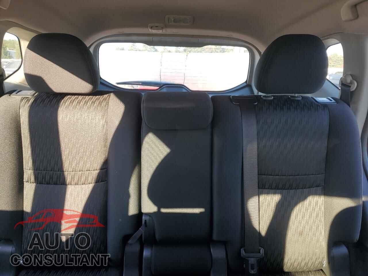 NISSAN ROGUE 2017 - KNMAT2MV8HP563474