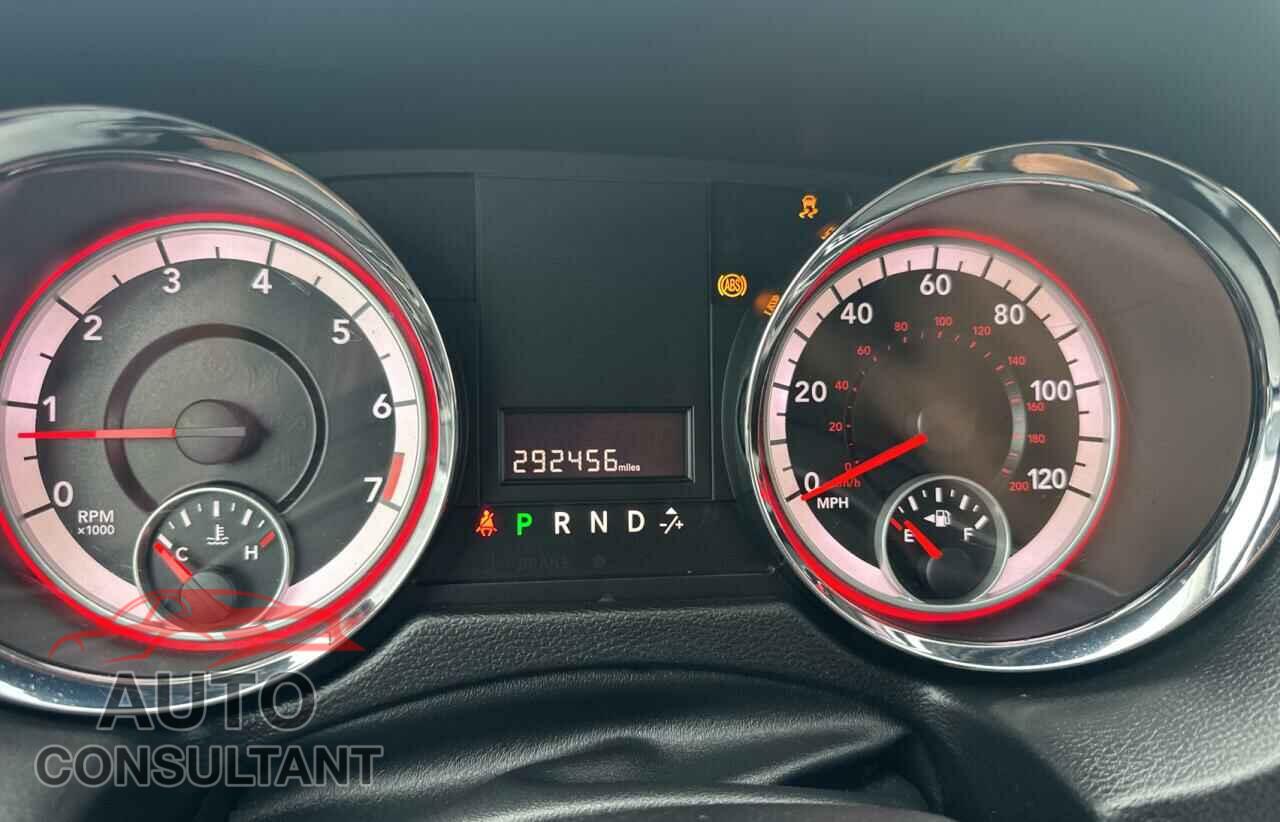 DODGE CARAVAN 2013 - 2C4RDGBG0DR533525