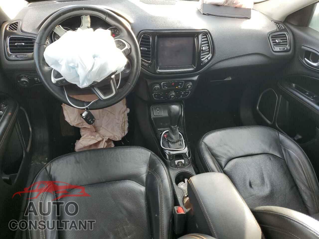 JEEP COMPASS 2018 - 3C4NJCCB8JT406081