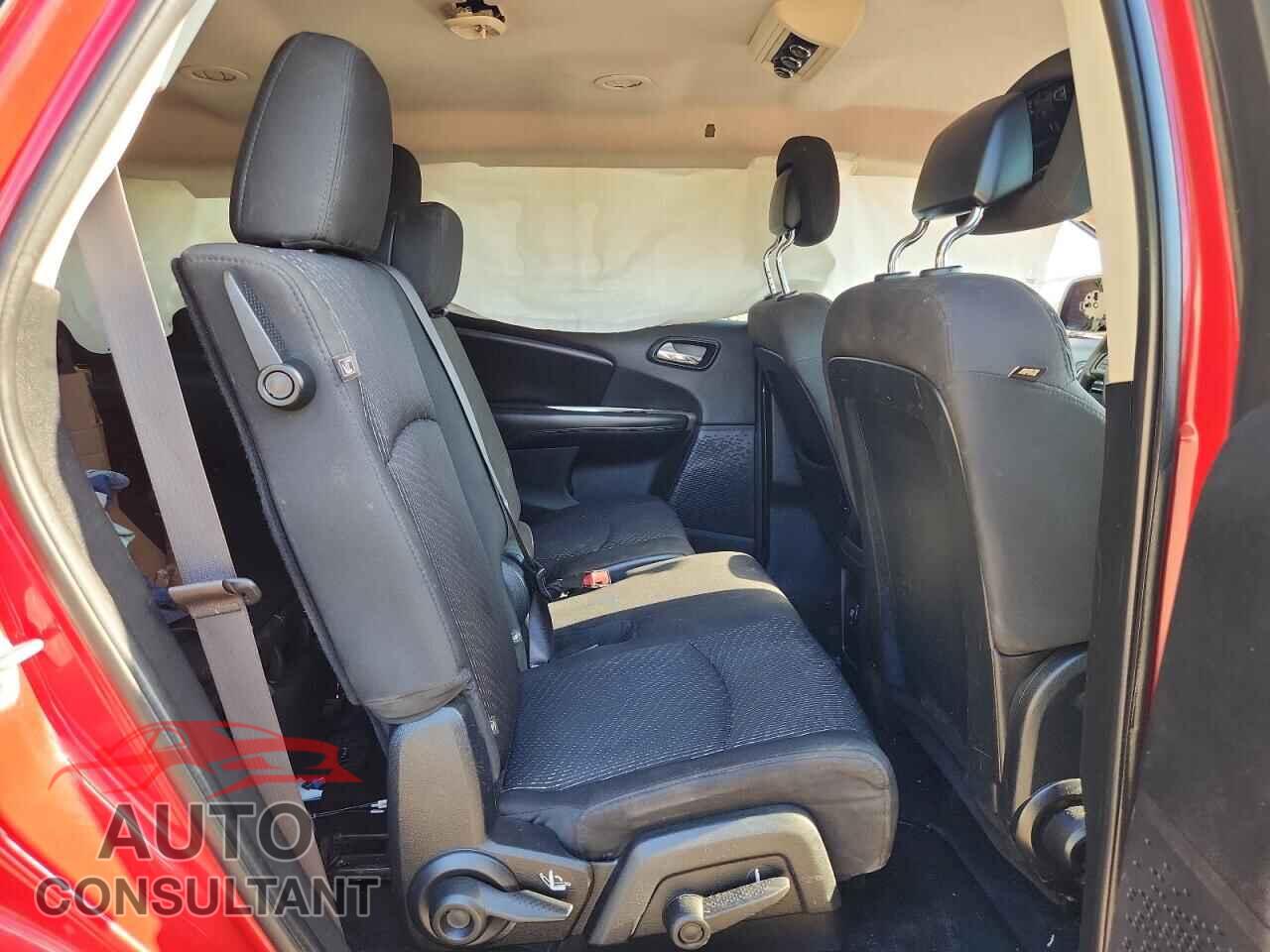 DODGE JOURNEY 2015 - 3C4PDCBB1FT586819