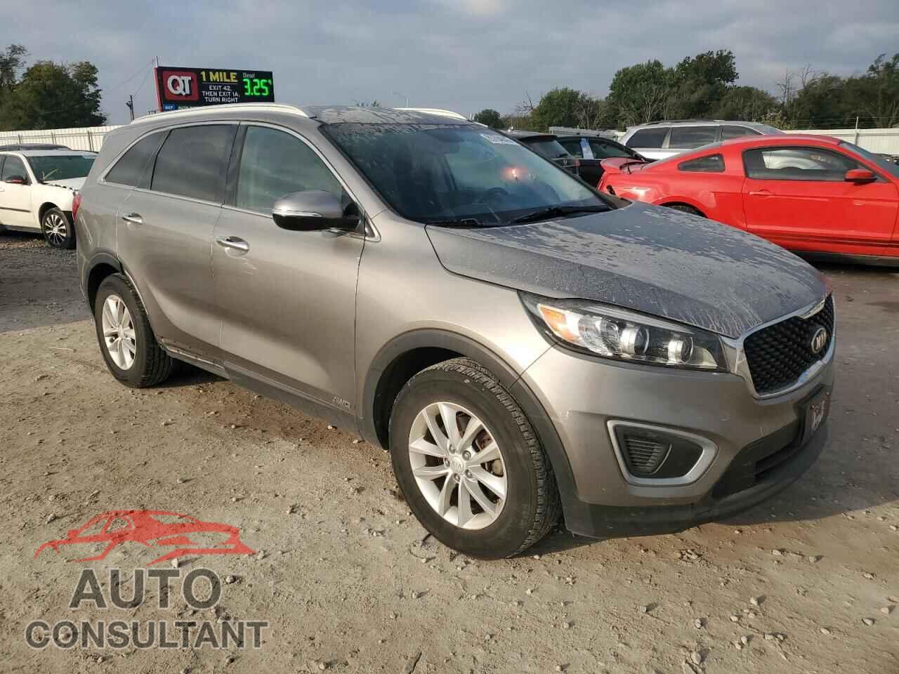 KIA SORENTO 2017 - 5XYPGDA32HG218196