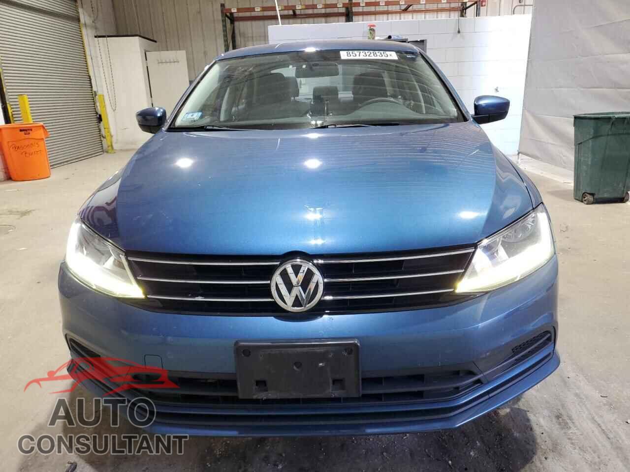 VOLKSWAGEN JETTA 2017 - 3VW2B7AJ3HM331521