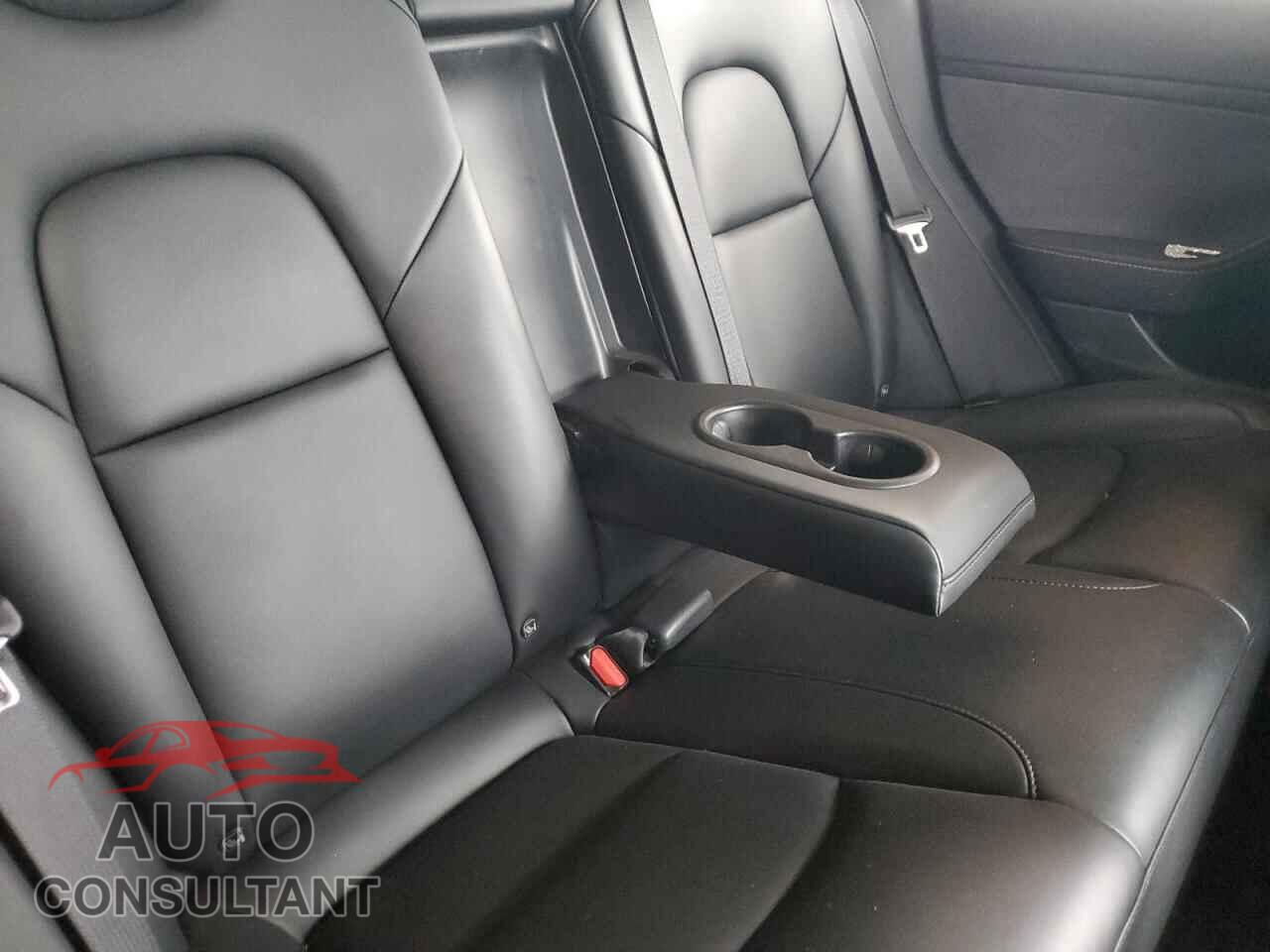 TESLA MODEL 3 2021 - 5YJ3E1EAXMF095213