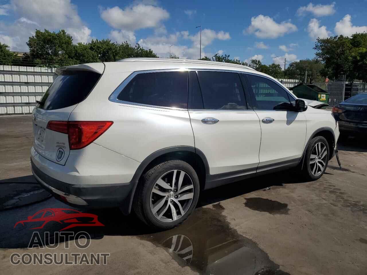 HONDA PILOT 2017 - 5FNYF6H02HB021888