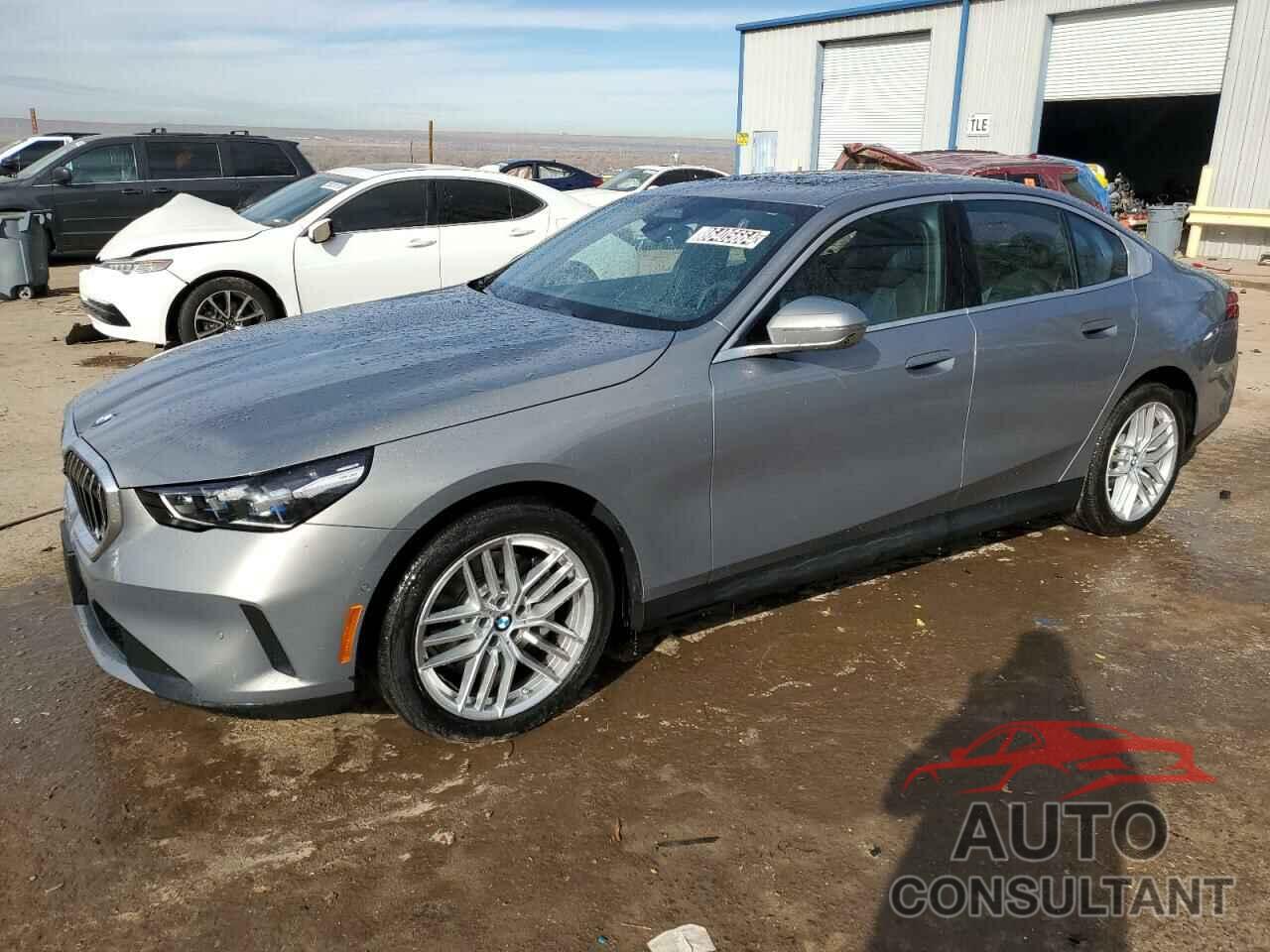 BMW 5 SERIES 2024 - WBA43FJ09RCS71870
