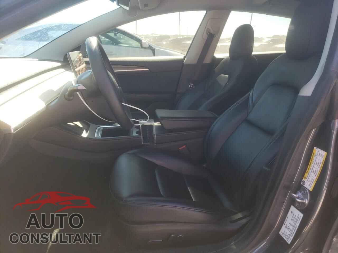 TESLA MODEL 3 2021 - 5YJ3E1EB5MF948111