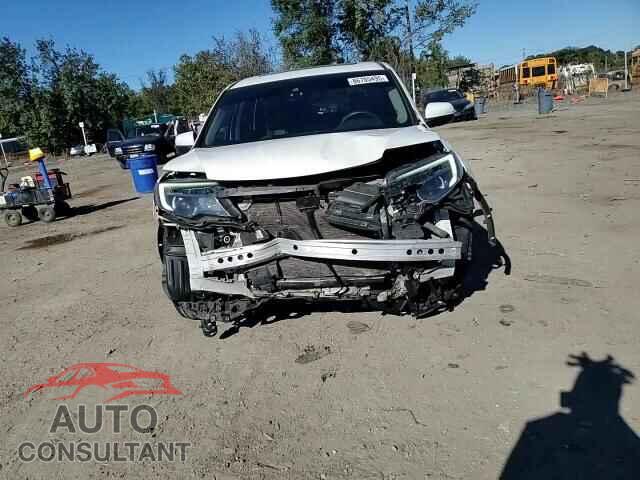 HONDA PILOT 2017 - 5FNYF6H62HB097180