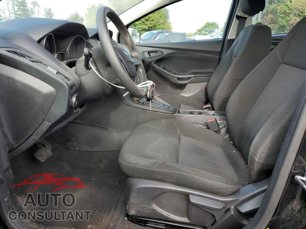 FORD FOCUS 2015 - 1FADP3E24FL228279