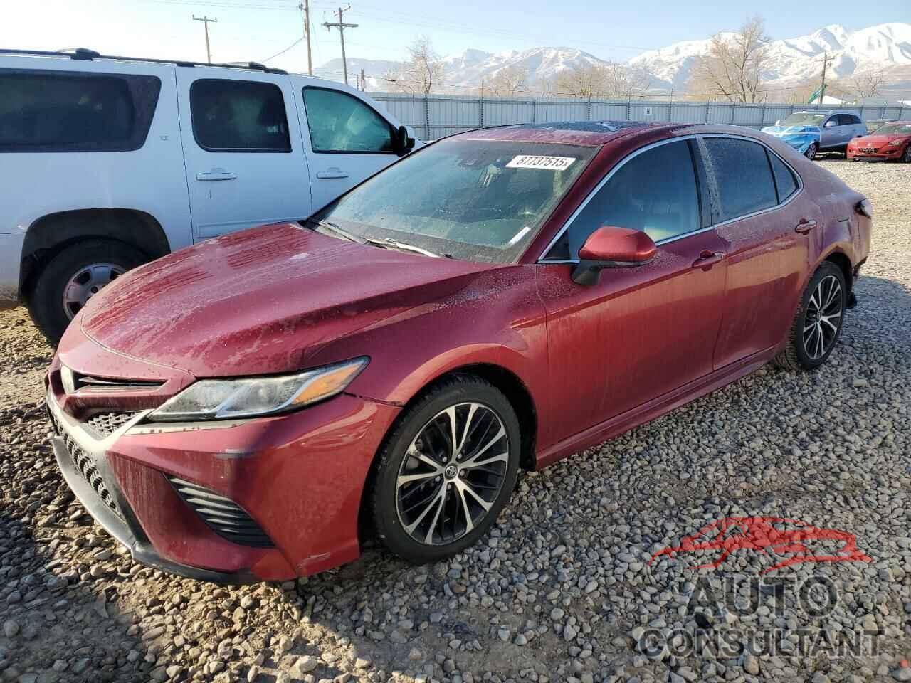 TOYOTA CAMRY 2018 - 4T1B11HK2JU503858