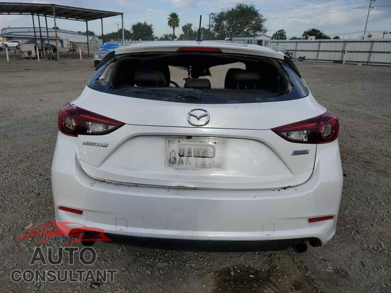 MAZDA 3 2017 - 3MZBN1L72HM101104
