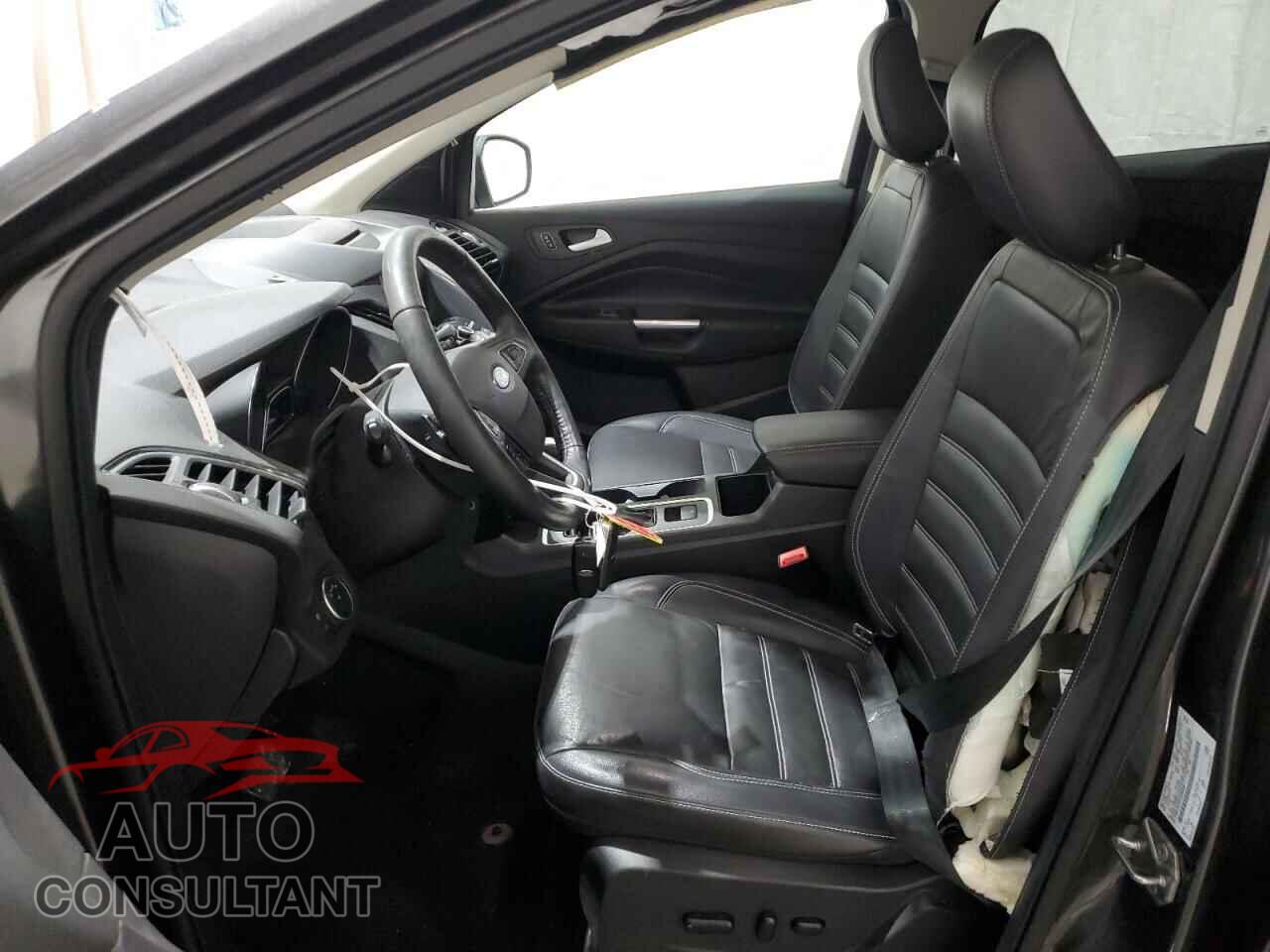 FORD ESCAPE 2018 - 1FMCU9J92JUD56006