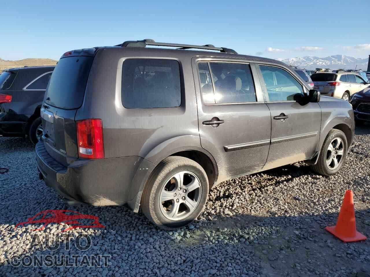 HONDA PILOT 2013 - 5FNYF4H50DB064085