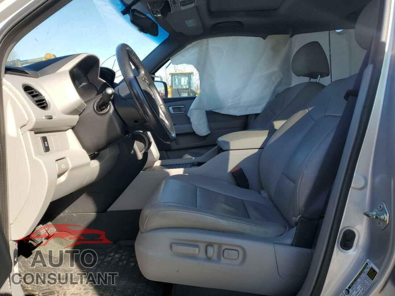 HONDA PILOT 2015 - 5FNYF4H55FB077918