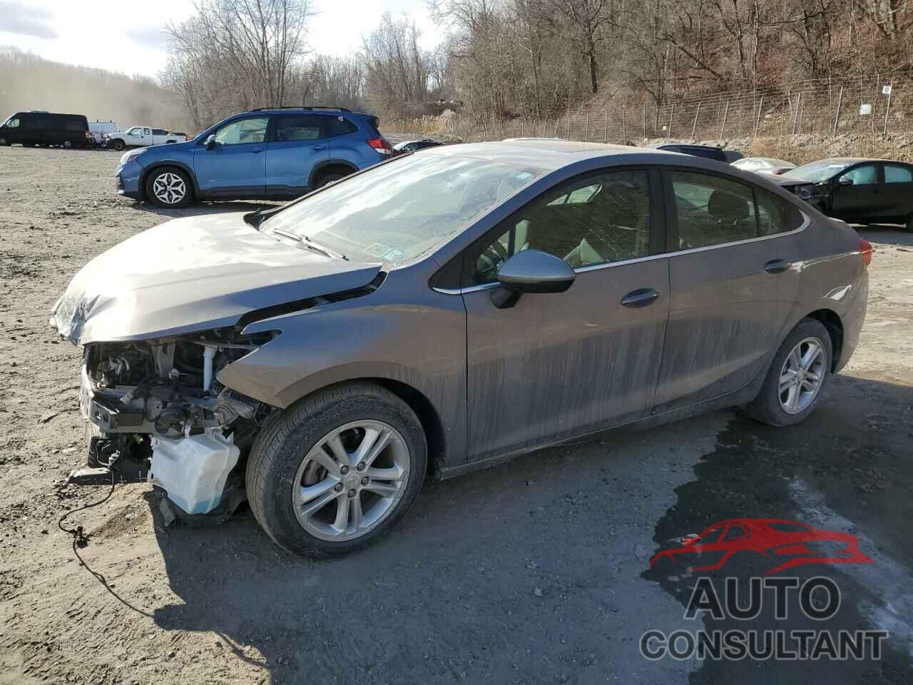 CHEVROLET CRUZE 2018 - 1G1BE5SM0J7139165