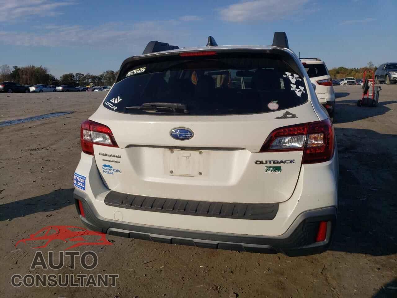 SUBARU OUTBACK 2018 - 4S4BSAKC8J3375226