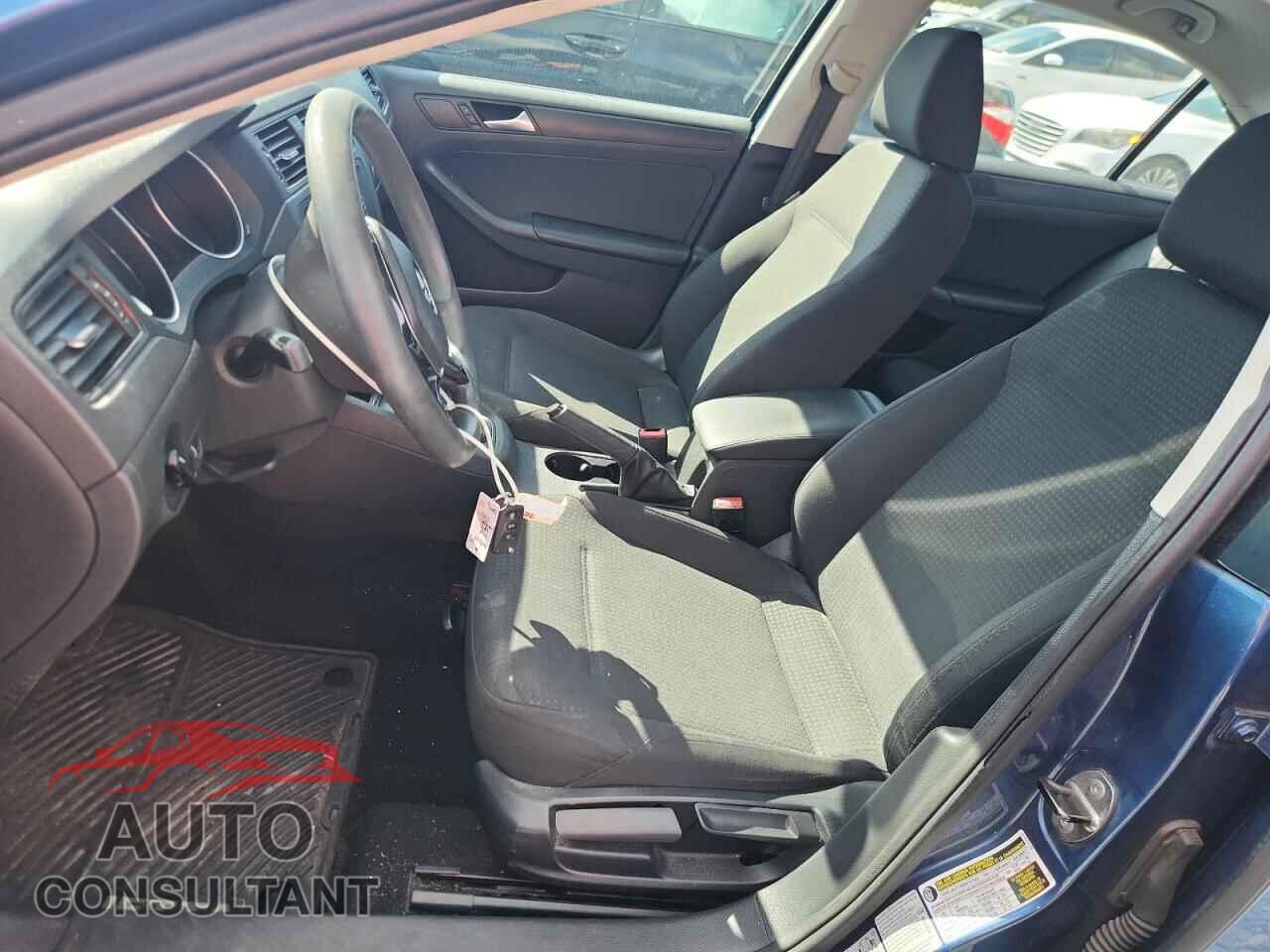 VOLKSWAGEN JETTA 2015 - 3VW2K7AJ2FM210279