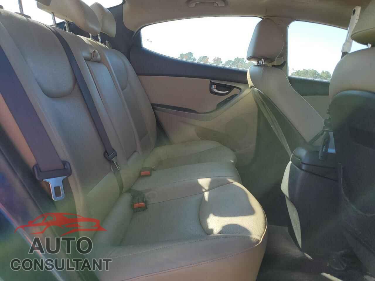 HYUNDAI ELANTRA 2014 - KMHDH4AE2EU070347