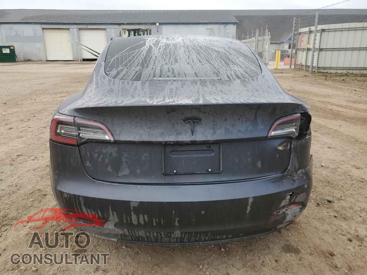 TESLA MODEL 3 2018 - 5YJ3E1EA7JF123870