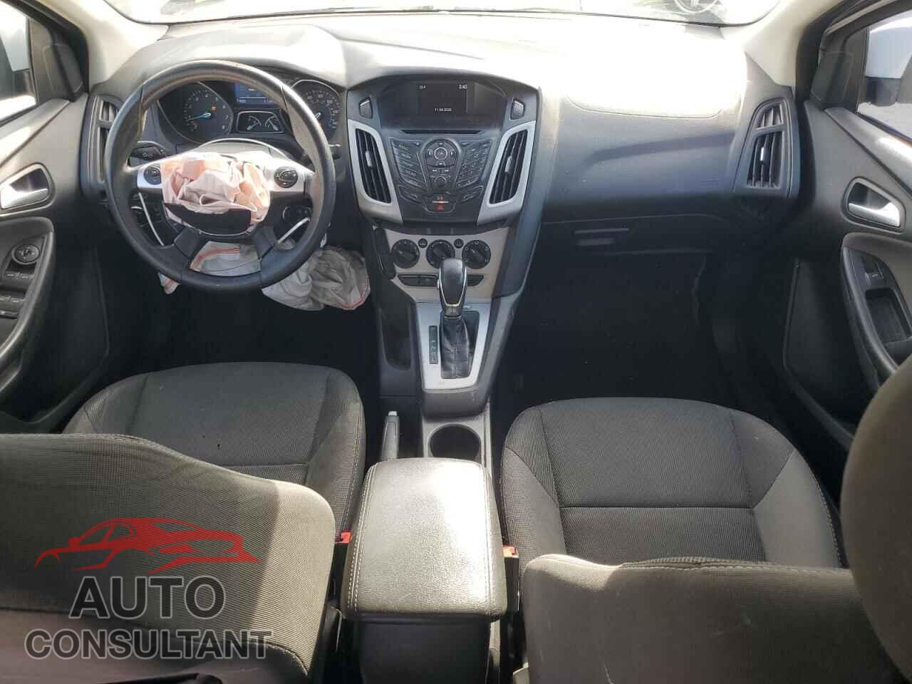 FORD FOCUS 2014 - 1FADP3F2XEL260439