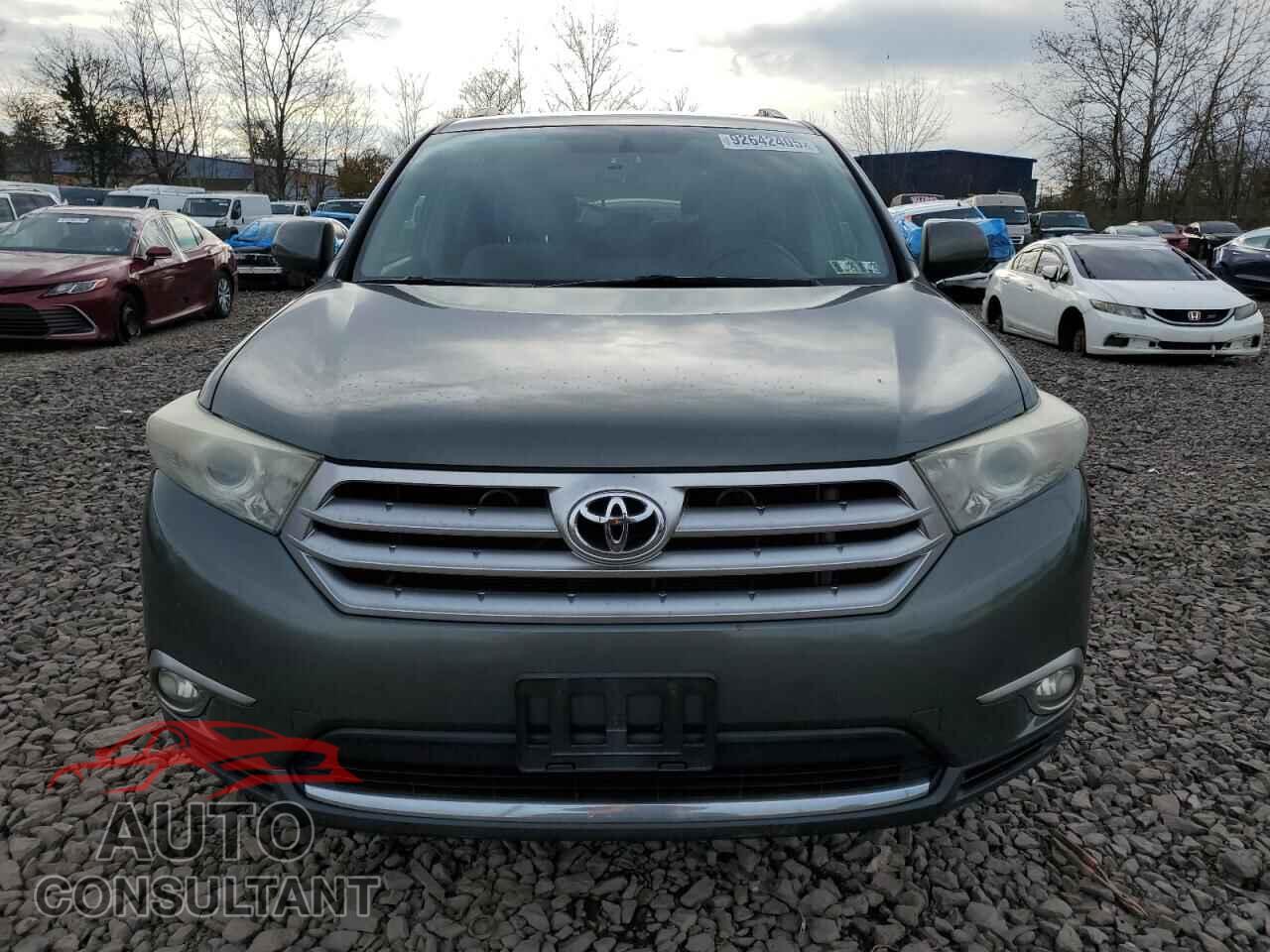 TOYOTA HIGHLANDER 2013 - 5TDBK3EH8DS178700