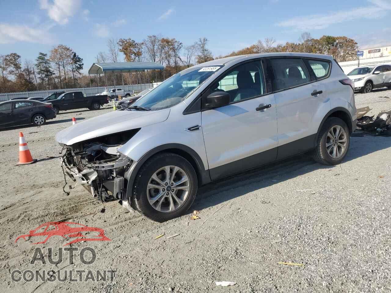 FORD ESCAPE 2017 - 1FMCU0F71HUE12661