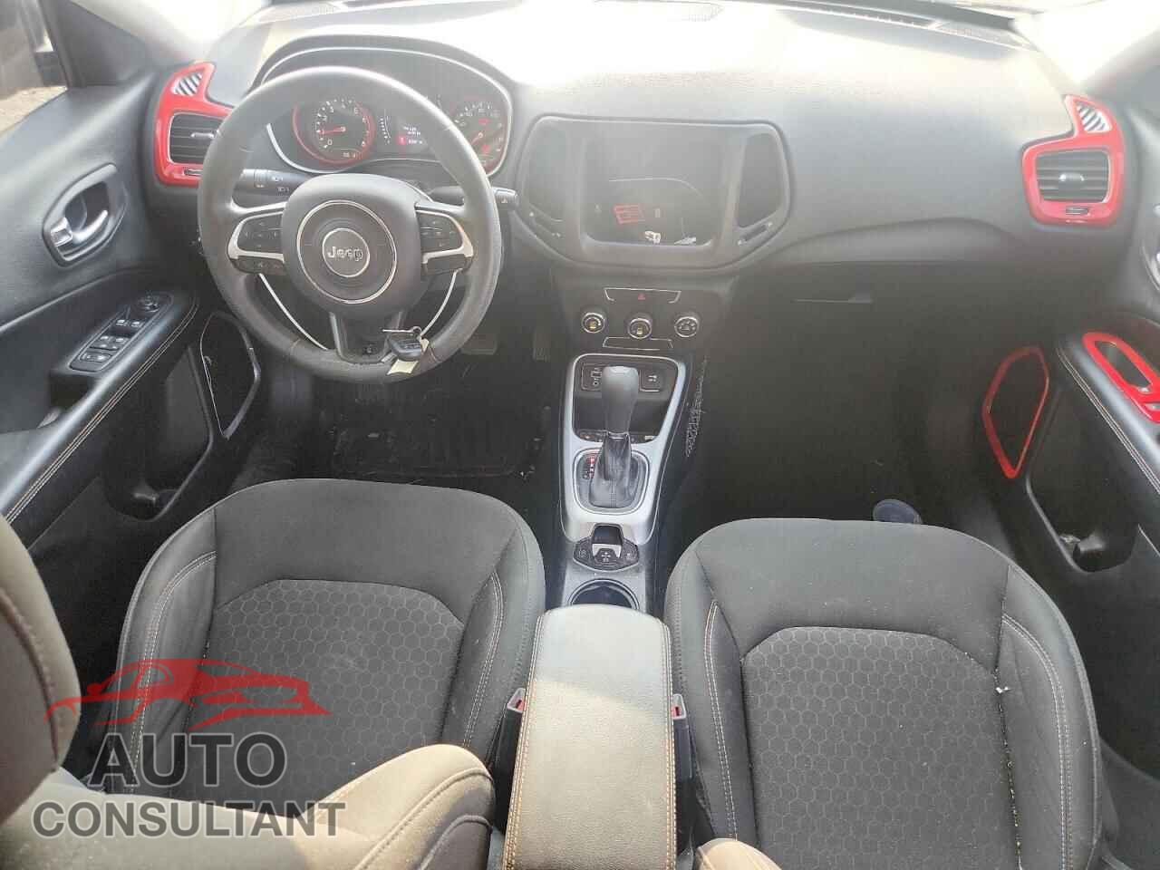 JEEP COMPASS 2018 - 3C4NJCAB7JT133377