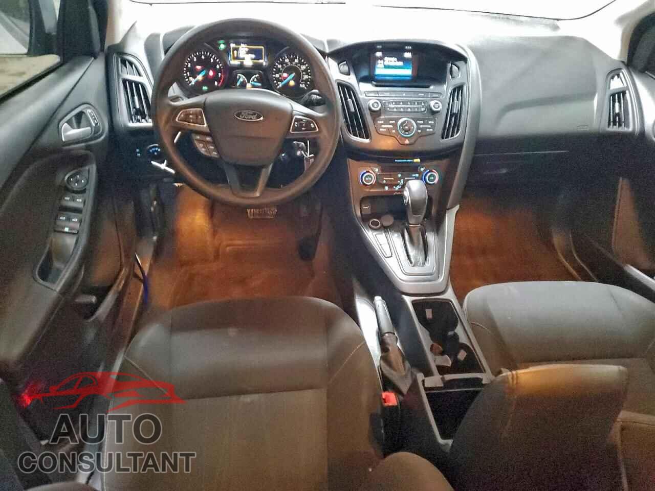 FORD FOCUS 2017 - 1FADP3FE8HL275939