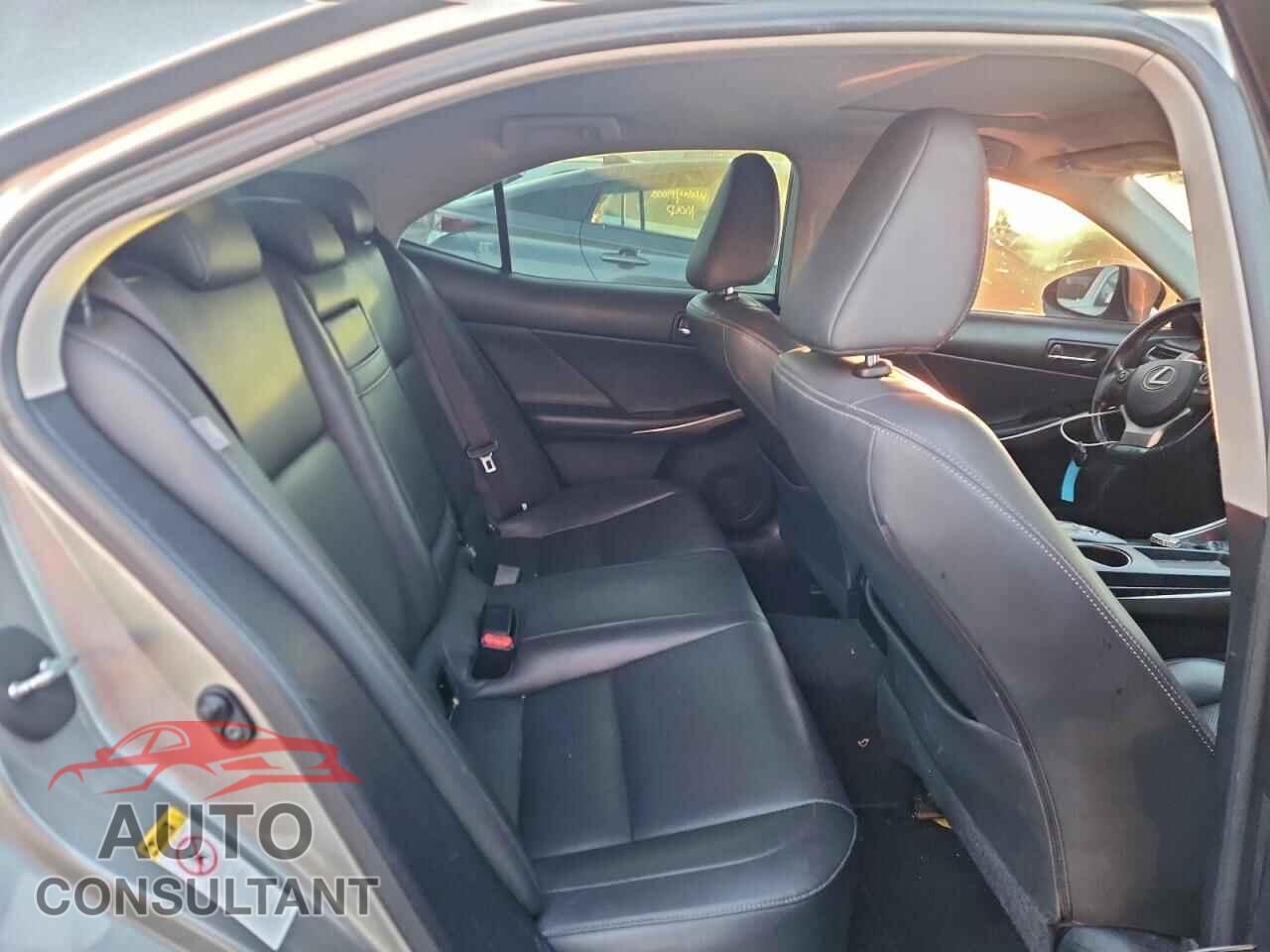 LEXUS IS 2016 - JTHBA1D23G5001940