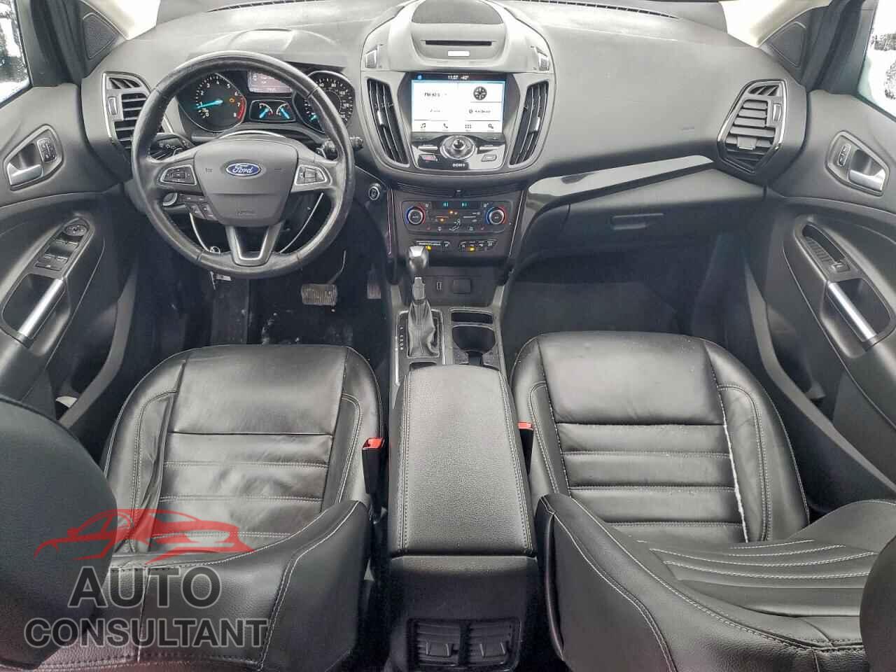 FORD ESCAPE 2017 - 1FMCU9J99HUE22237