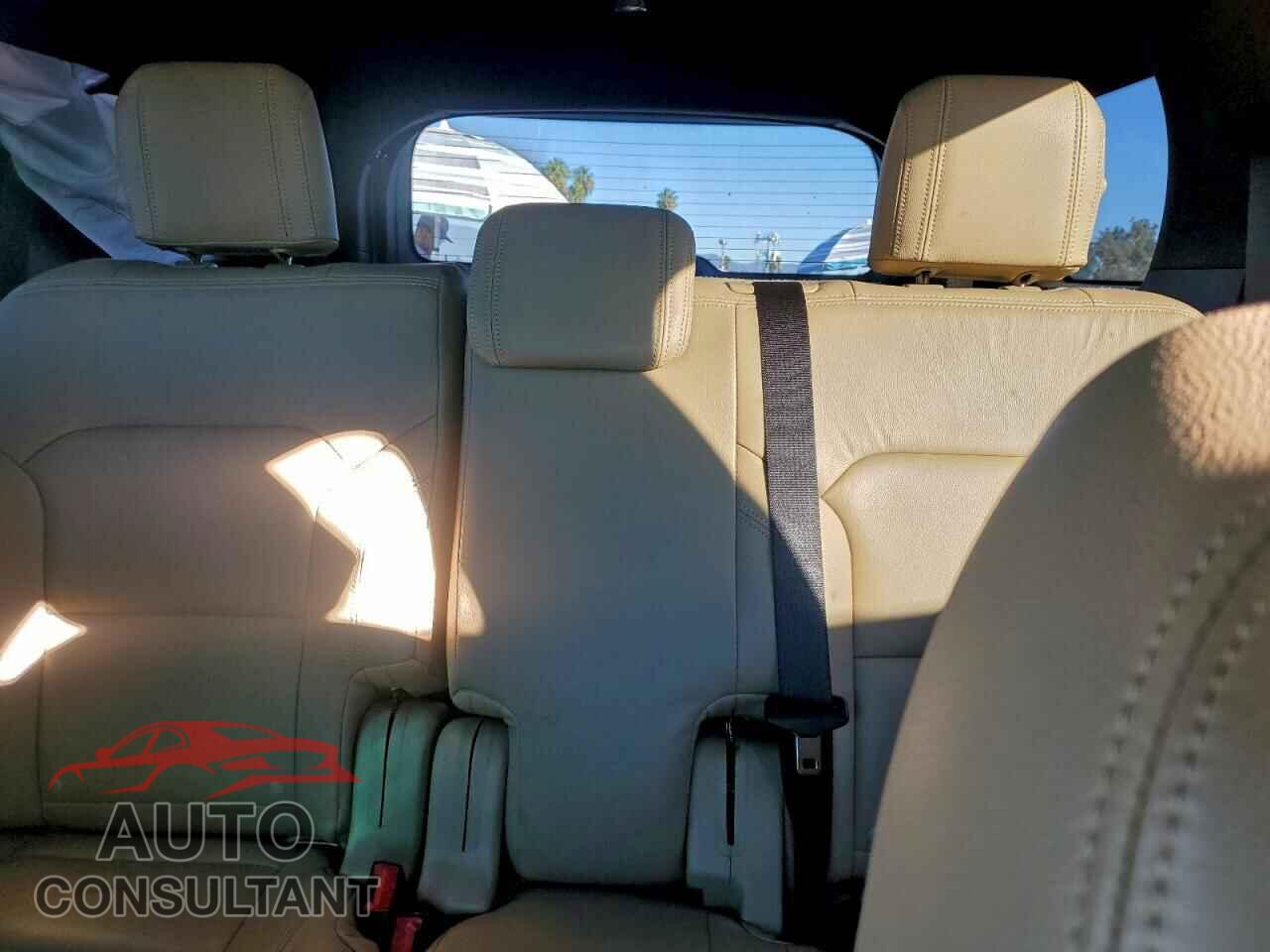 FORD EXPLORER 2017 - 1FM5K7D8XHGA33997