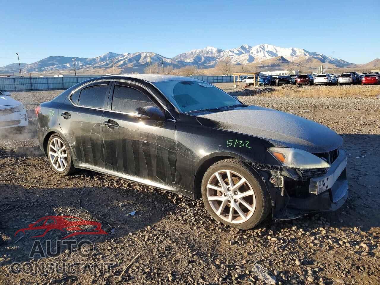 LEXUS IS 2011 - JTHCF5C28B5052485