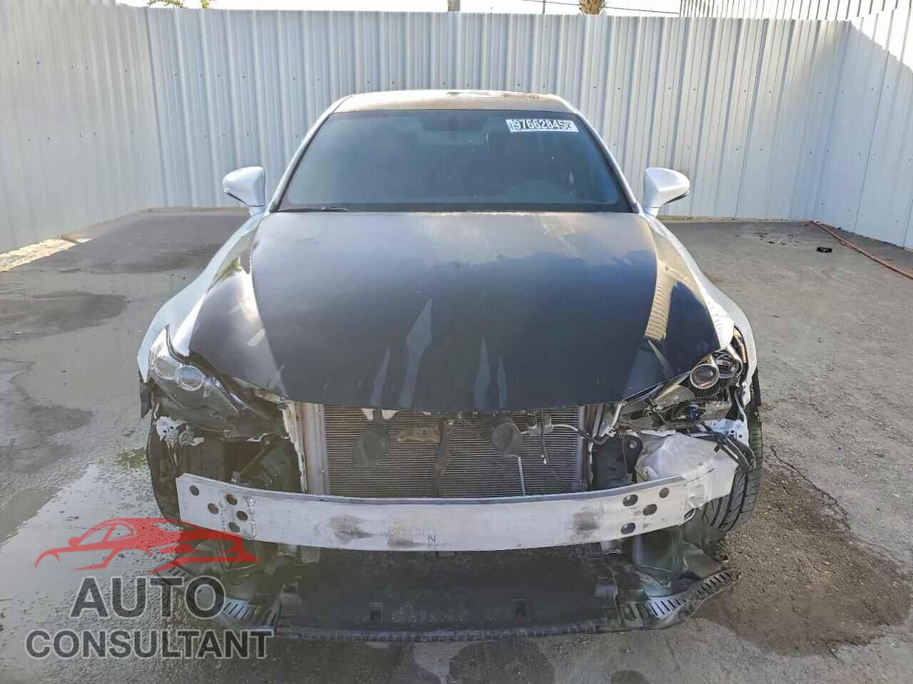 LEXUS IS 2015 - JTHBE1D22F5014844