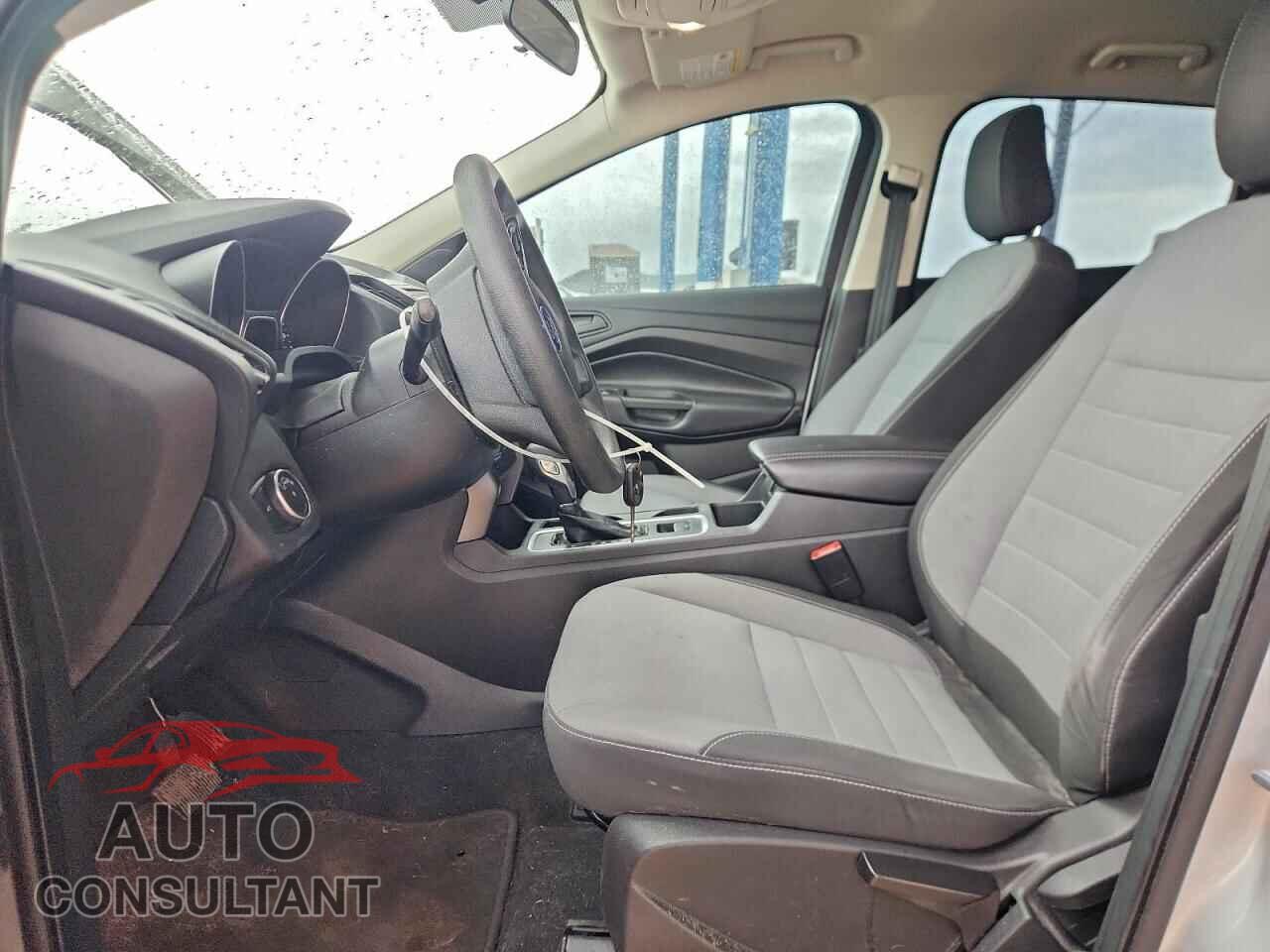FORD ESCAPE 2018 - 1FMCU0F71JUC78644